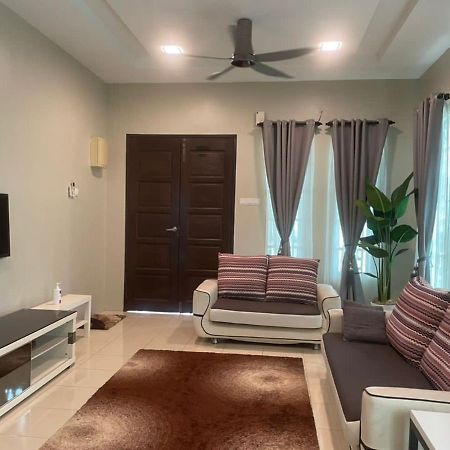 Vistana Indah Homestay 알로르세타르 외부 사진