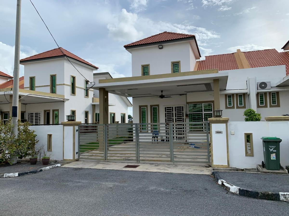 Vistana Indah Homestay 알로르세타르 외부 사진