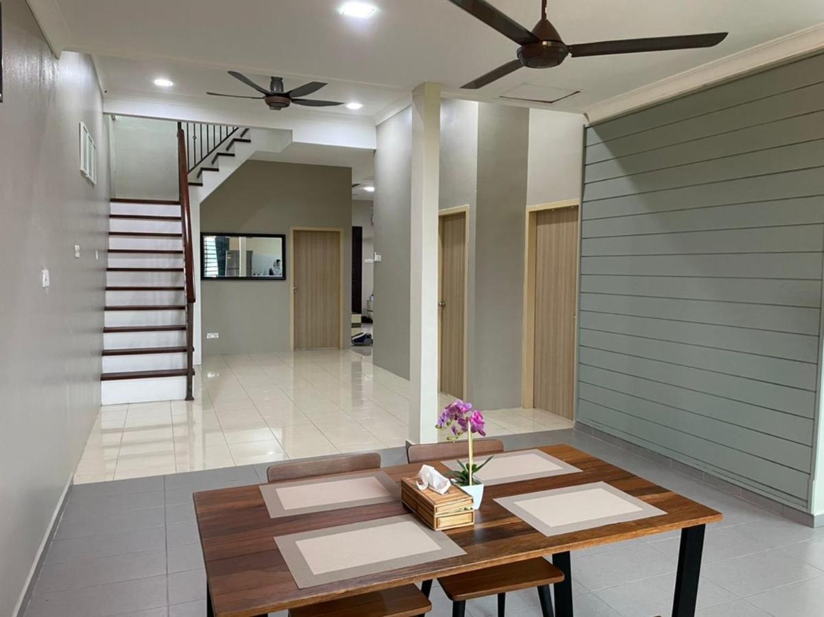 Vistana Indah Homestay 알로르세타르 외부 사진